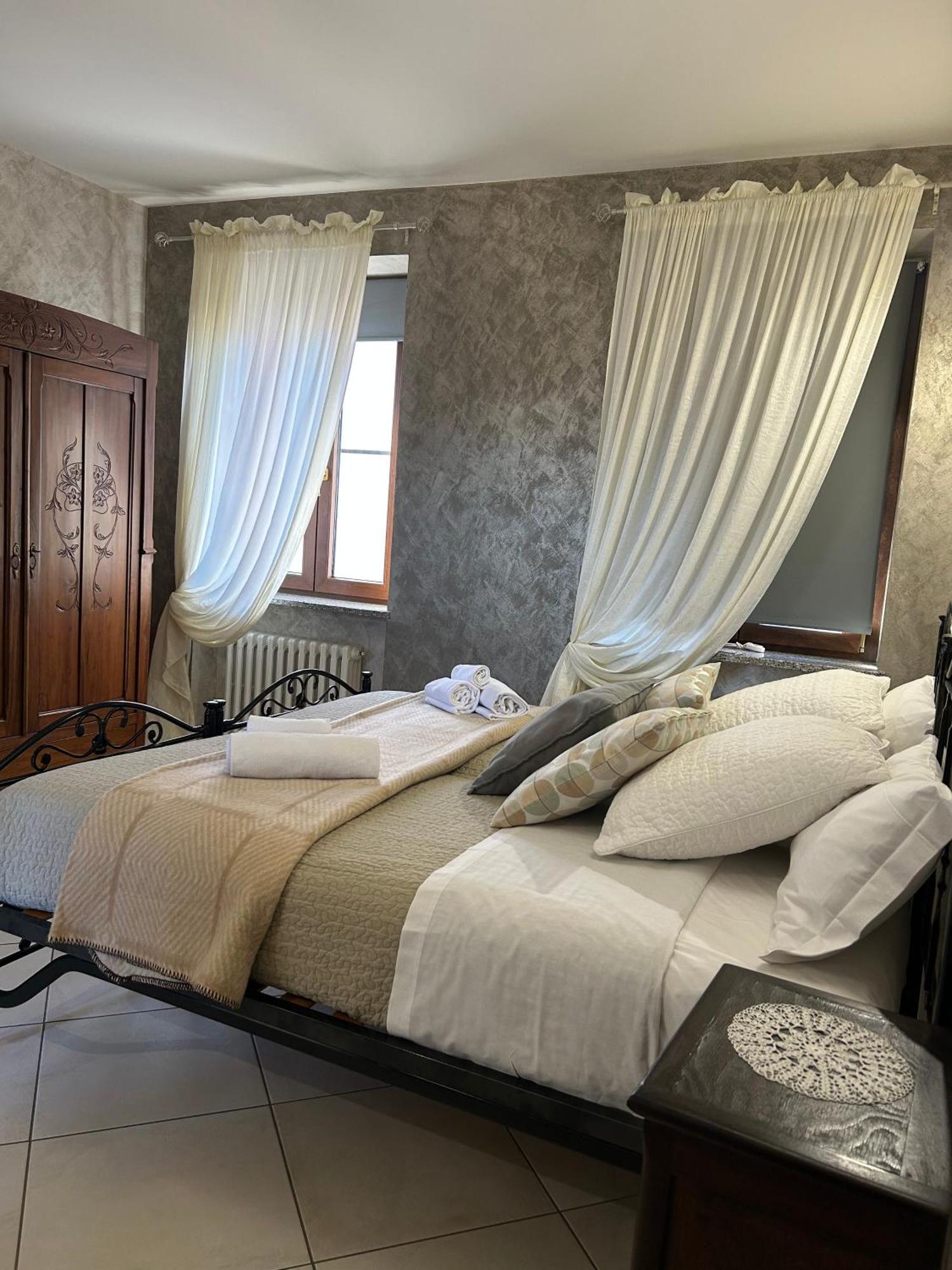 Rocche Di Montexelo - Green Key Apartments & Spa Monticello d'Alba Bagian luar foto
